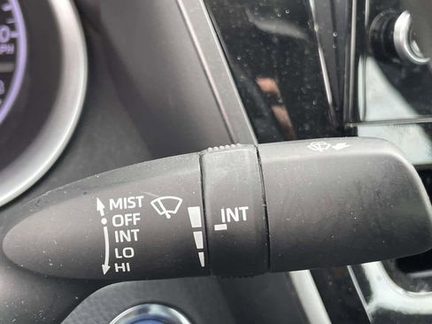 Used 2022 Toyota Camry XLE image 18