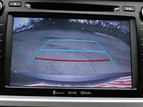 Used 2018 Toyota Highlander XLE image 25