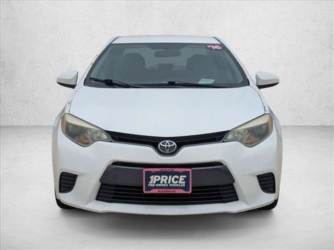 Used 2016 Toyota Corolla LE FWD image 2