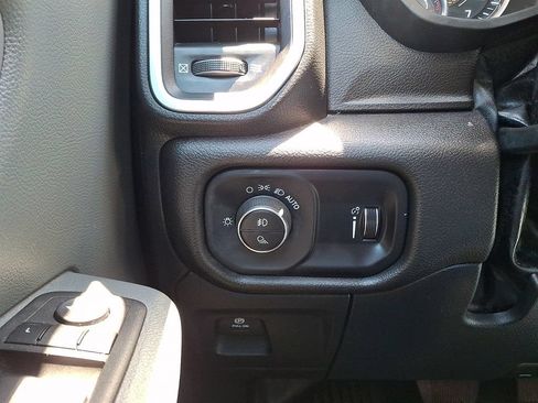 Used 2022 RAM 1500 Big Horn AWD/4WD image 26