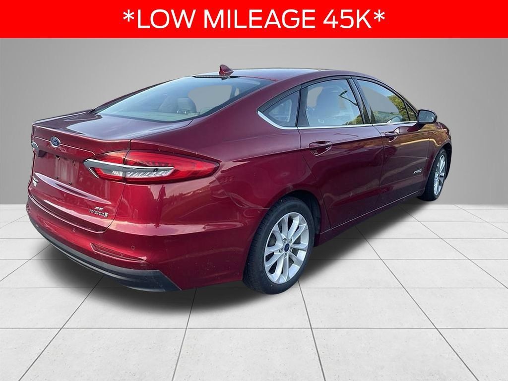 Used 2019 Ford Fusion SE FWD image 3