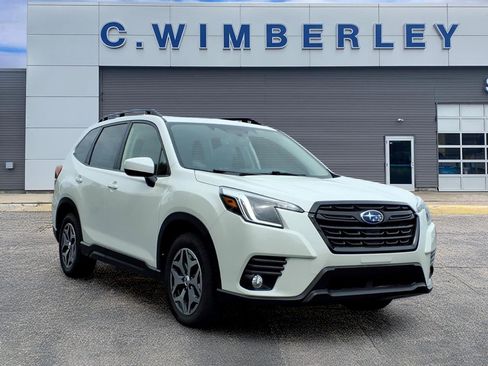 Used 2023 Subaru Forester Premium AWD/4WD image 1