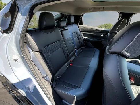 New 2026 Nissan Leaf Platinum+ w/ Floor Mat Package (Platinum+) FWD image 9
