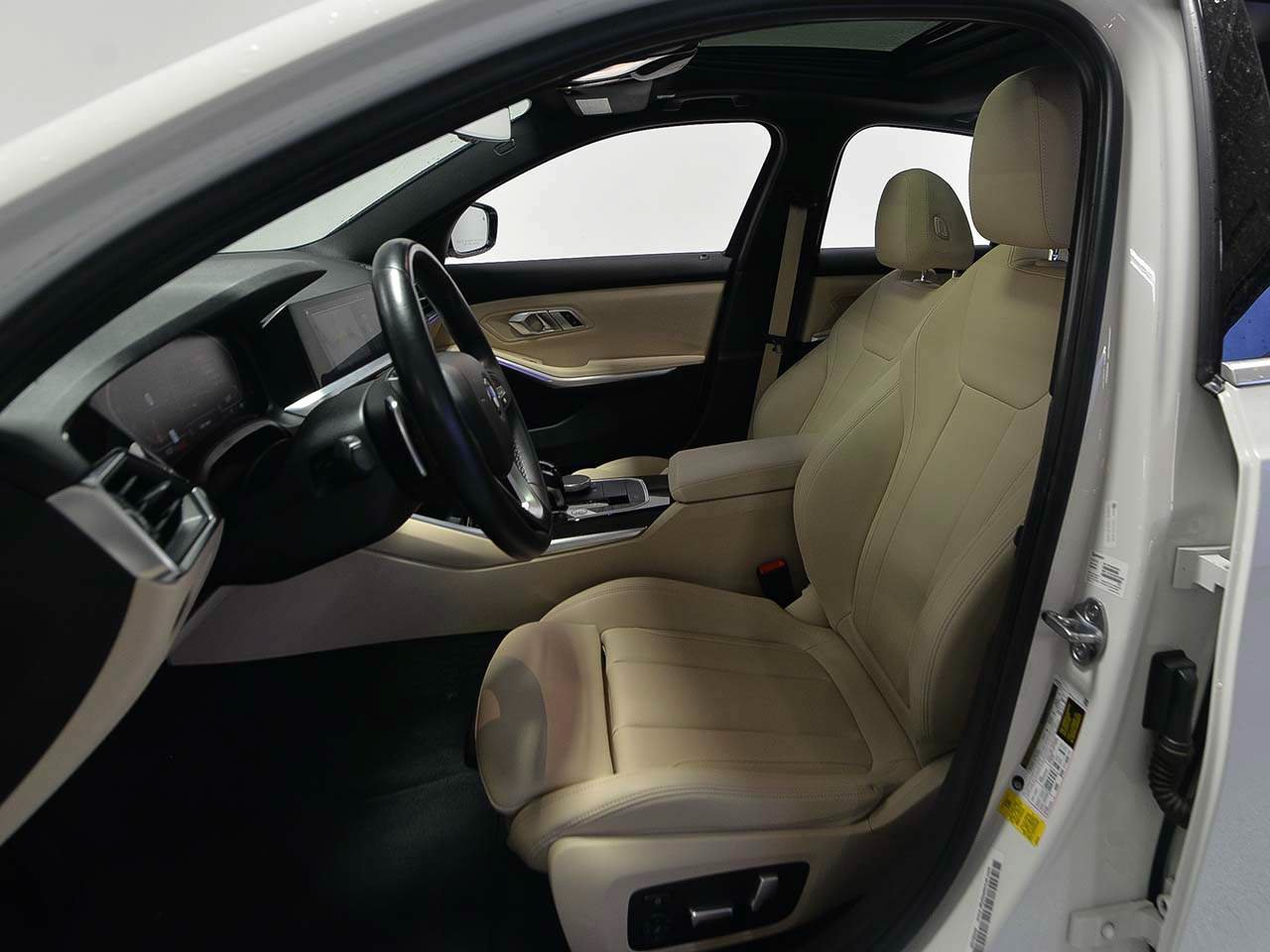 Used 2020 BMW 330i Sedan w/ Convenience Package RWD image 8