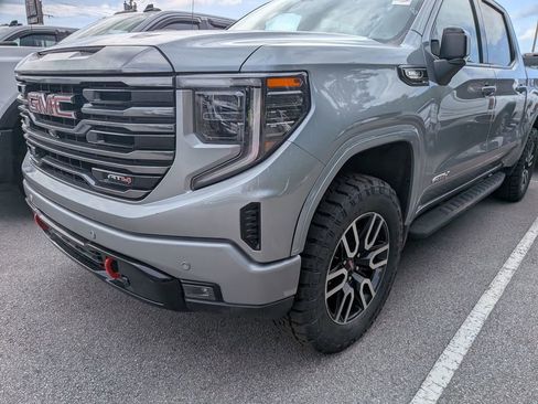 Used 2024 GMC Sierra 1500 AT4 w/ Technology Package AWD/4WD image 2