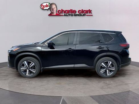 Certified 2025 Nissan Rogue SL FWD image 2