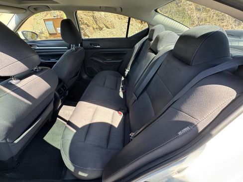 Used 2019 Nissan Altima 2.5 SV image 13