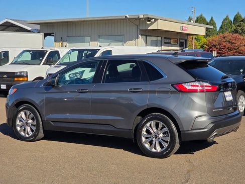 Used 2024 Ford Edge Titanium image 32