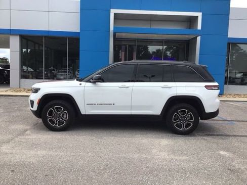 Used 2022 Jeep Grand Cherokee Trailhawk AWD/4WD image 3