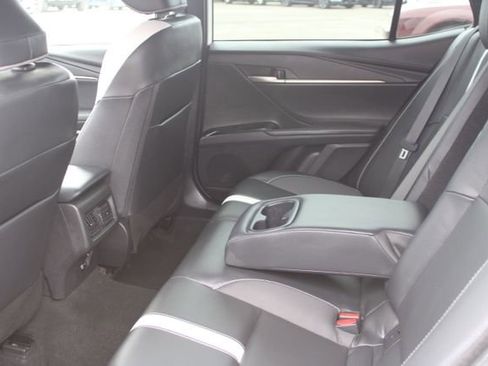 Used 2025 Toyota Camry SE image 32