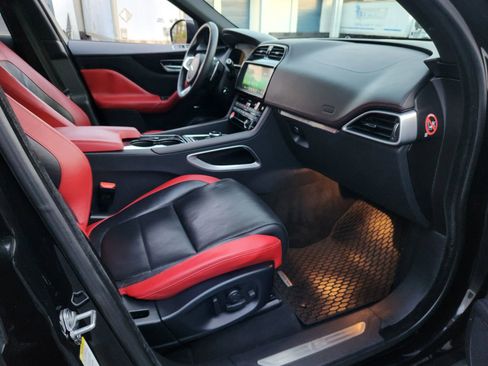 Used 2017 Jaguar F-PACE S image 21