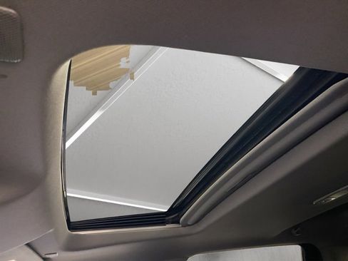 Used 2024 Chevrolet Silverado 2500 LTZ w/ LTZ Plus Package image 9