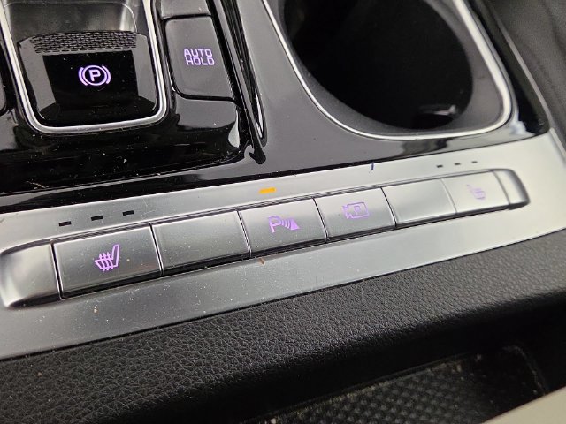 Certified 2024 Kia Carnival EX FWD image 26