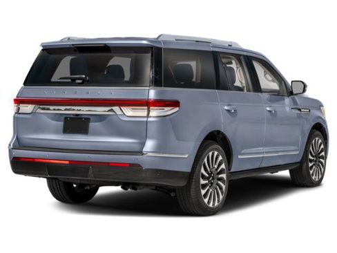 Used 2023 Lincoln Navigator Black Label AWD/4WD image 2