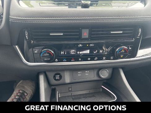 Certified 2025 Nissan Rogue SL w/ Tech Package FWD image 14