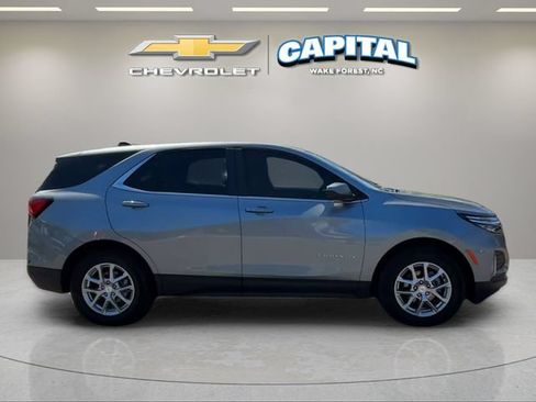 Used 2024 Chevrolet Equinox LT FWD image 7