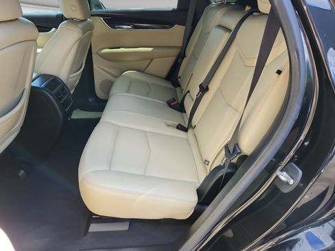 Used 2019 Cadillac XT5 AWD image 14