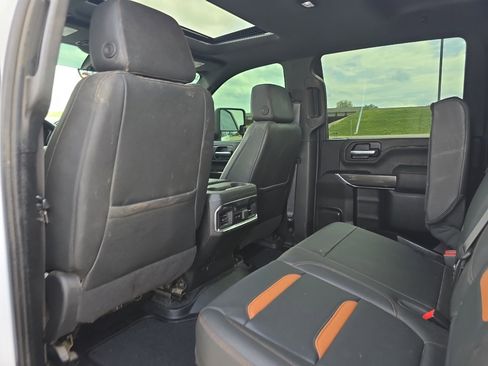 Used 2022 GMC Sierra 2500 AT4 w/ AT4 Premium Plus Package image 10