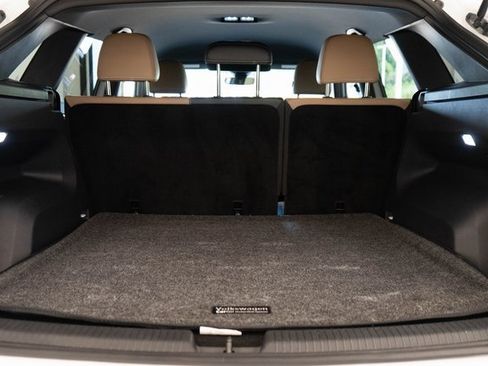 Used 2024 Volkswagen Atlas Cross Sport SE image 12