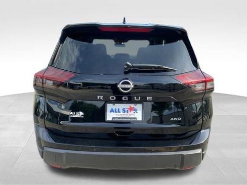 Used 2025 Nissan Rogue SV image 9