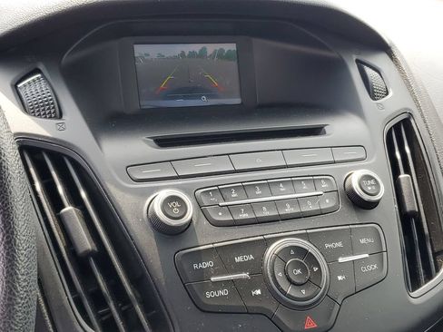 Used 2016 Ford Focus SE FWD image 18