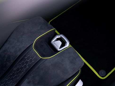 Used 2024 Lamborghini Huracan Sterrato image 32