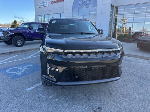 New 2026 Jeep Grand Wagoneer Summit image 8