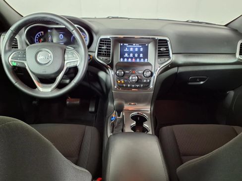 Used 2018 Jeep Grand Cherokee Laredo RWD image 13