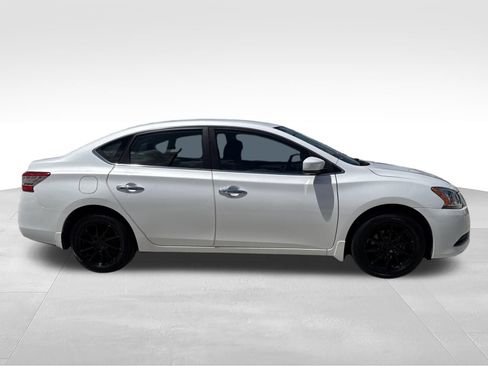 Used 2015 Nissan Sentra SV FWD image 4