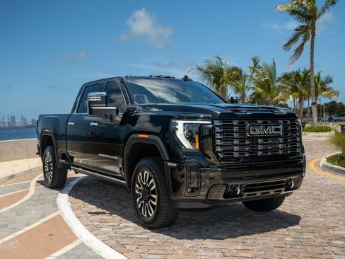 Used 2026 GMC Sierra 2500 Denali Ultimate AWD/4WD image 4