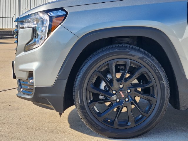 Used 2024 GMC Terrain SLT w/ Elevation Edition FWD image 8