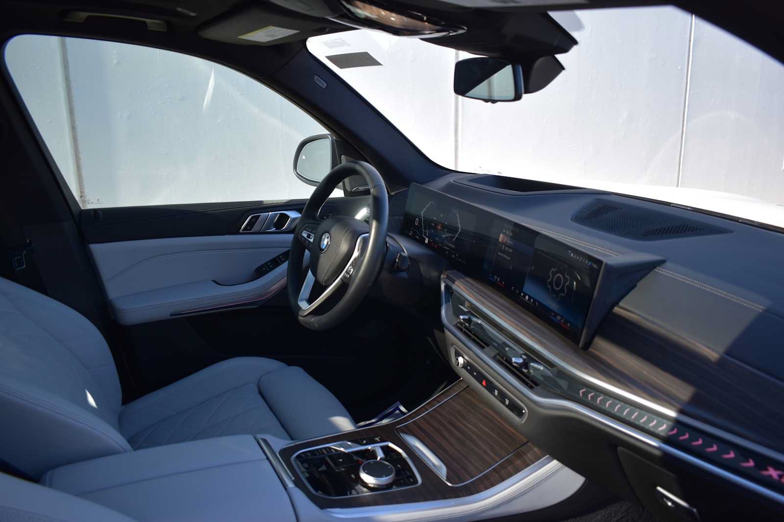 Used 2025 BMW X5 xDrive40i w/ Climate Comfort Package AWD/4WD image 13