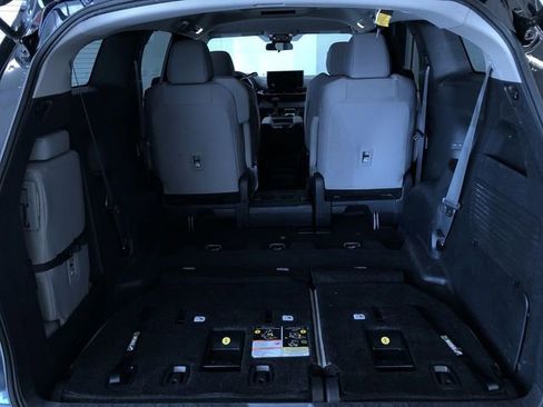 Certified 2025 Toyota Sienna LE image 33