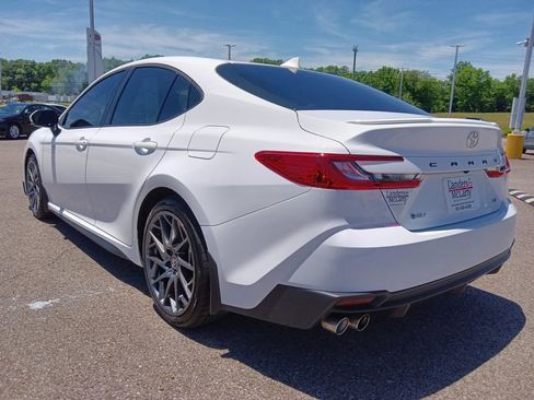 Used 2025 Toyota Camry SE FWD image 6