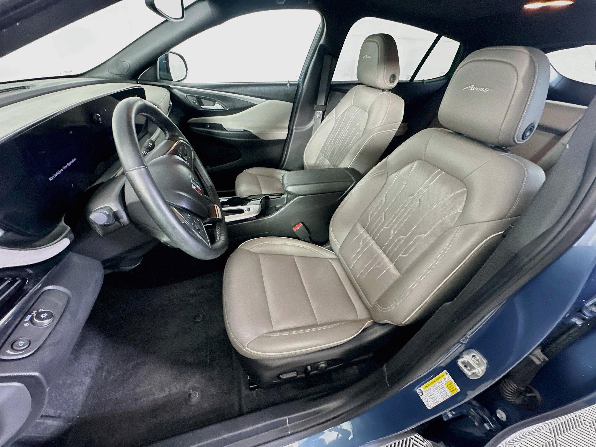 Used 2025 Buick Envista Avenir FWD image 13