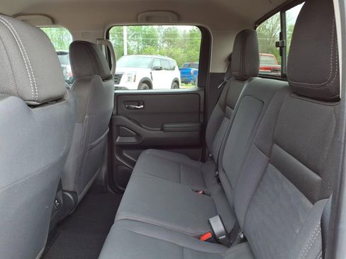Certified 2024 Nissan Frontier SV w/ Technology Package RWD image 6