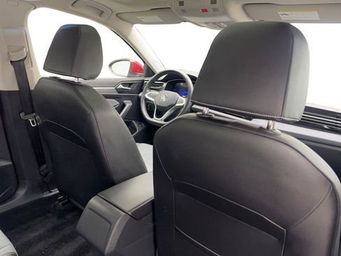 Used 2025 Volkswagen Jetta SE image 41