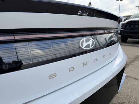 Used 2026 Hyundai Sonata SEL FWD image 8