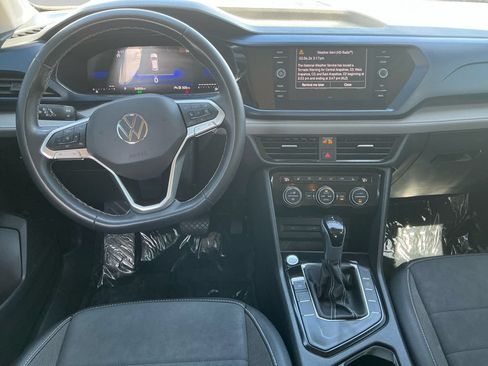 Used 2024 Volkswagen Taos SE FWD image 10