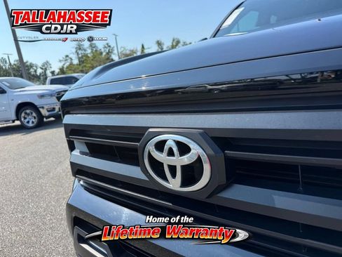 Used 2024 Toyota Tacoma SR5 AWD/4WD image 15