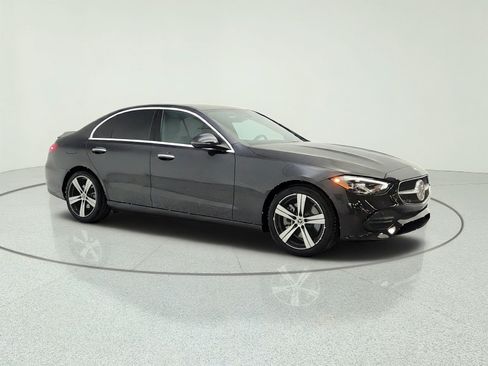 Used 2023 Mercedes-Benz C 300 Sedan image 3