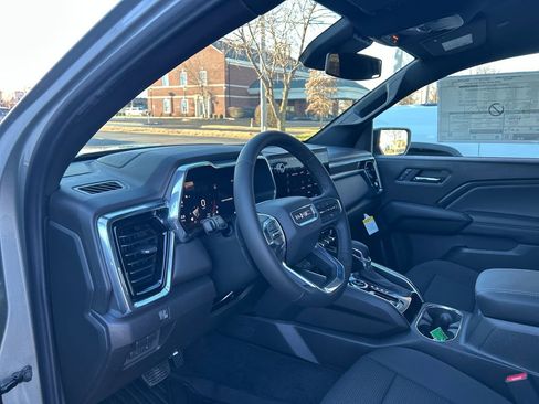 New 2026 GMC Canyon Elevation w/ LPO, Black Badging Package image 14