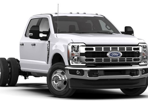 New 2026 Ford F350 XLT w/ XLT Value Package AWD/4WD image 4
