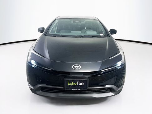 Used 2024 Toyota Prius LE image 2