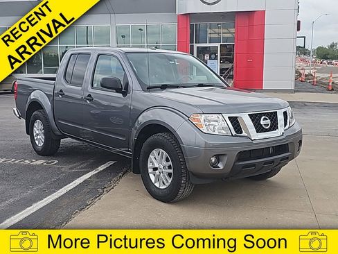 Used 2018 Nissan Frontier SV w/ Value Truck Package AWD/4WD image 1