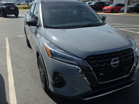 Used 2023 Nissan Kicks SR FWD image 2