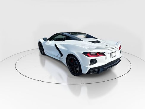 Used 2024 Chevrolet Corvette Stingray Premium Conv w/ Z51 Performance Package RWD image 6