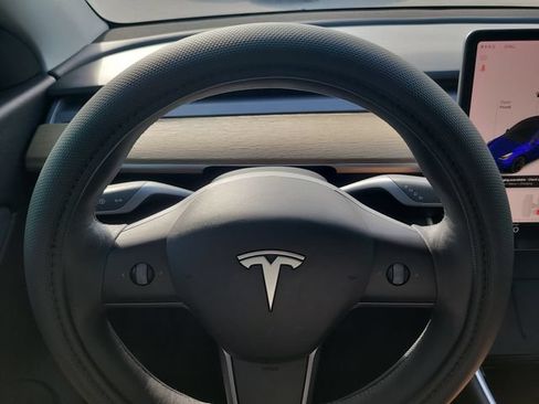 Used 2021 Tesla Model Y Long Range AWD/4WD image 30