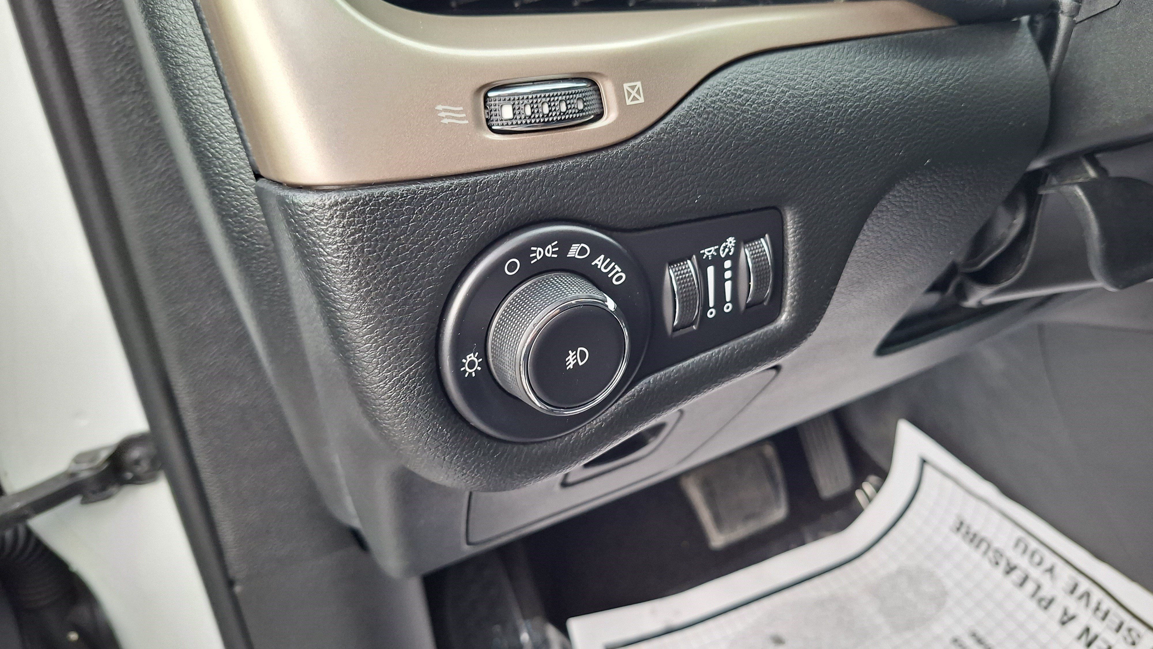 Used 2014 Jeep Cherokee Limited FWD image 10