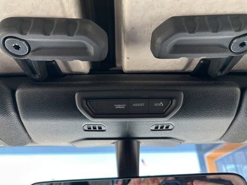 Used 2020 Jeep Wrangler Unlimited Sahara AWD/4WD image 37